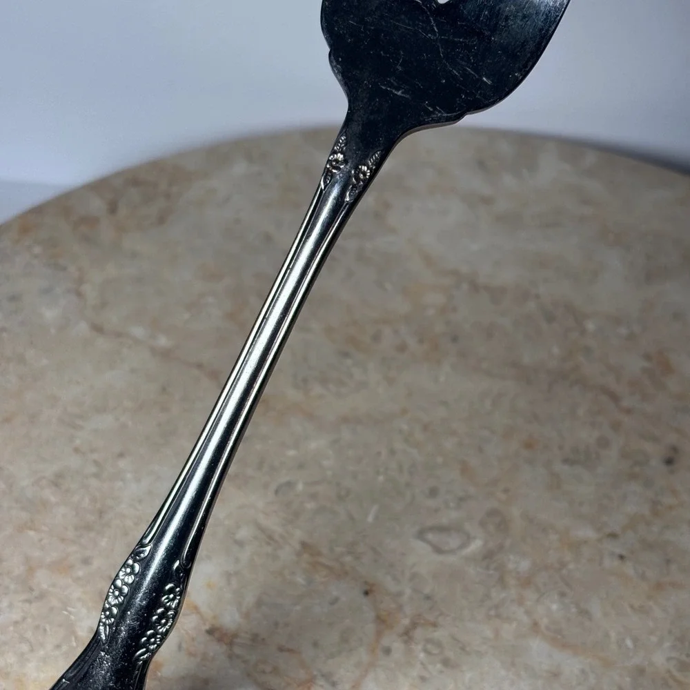 Vintage Oneida Chateau Salad Serving Fork Ornate Floral‎ Handle Diamond Cutout